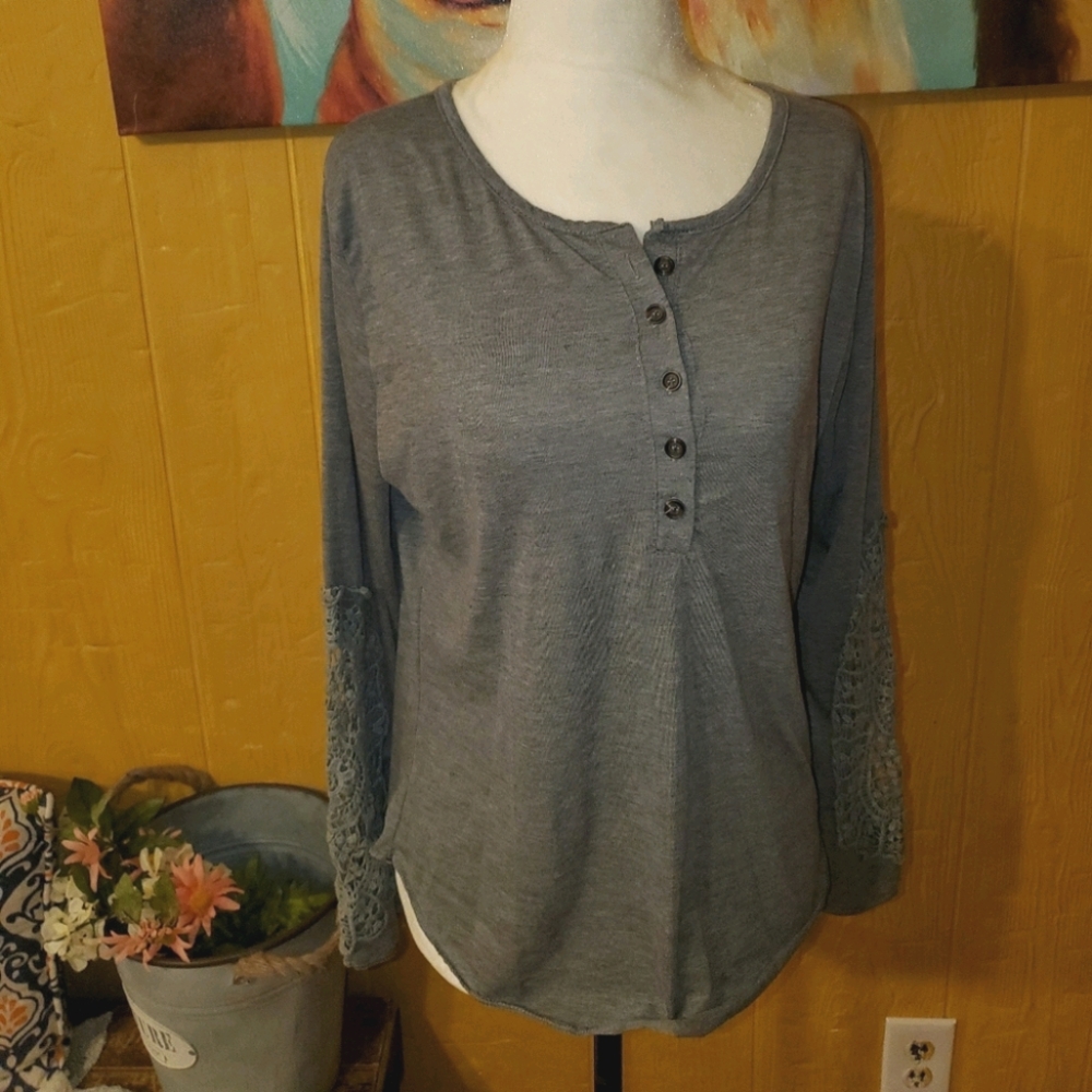 Women's shirt
